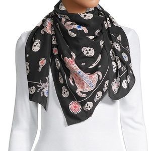 Alexander McQueen silk skull print scarf 🧣